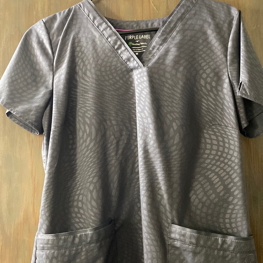 Women’s Healing Hands Medium Scrub Top